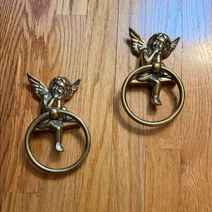 Angel Ring Wall Hooks in Gold – Decorative Cherub Hanging Hooks (Pair)